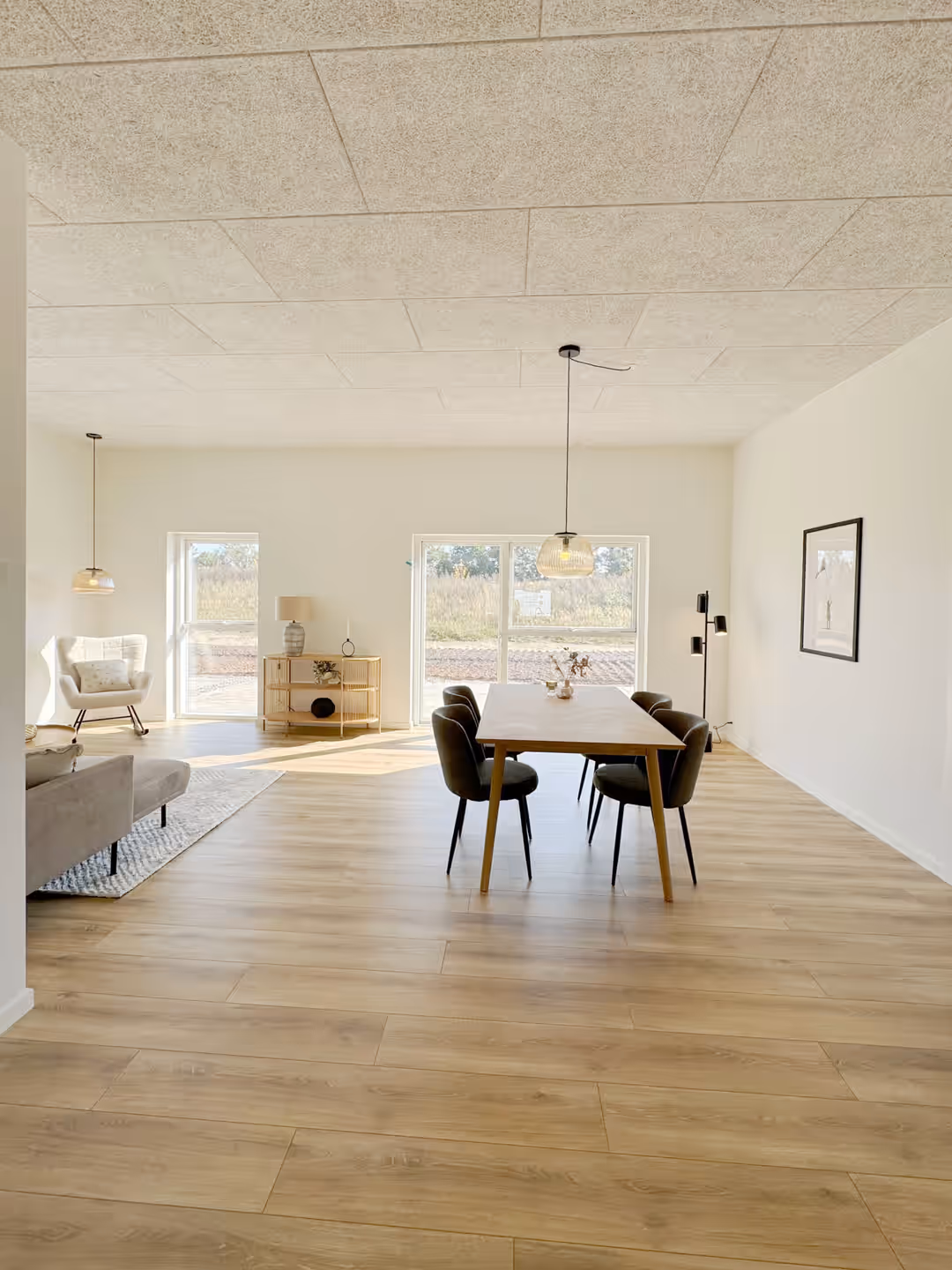 Billede 2 fra lejemålet på Æblerosen 25, 7190 Billund