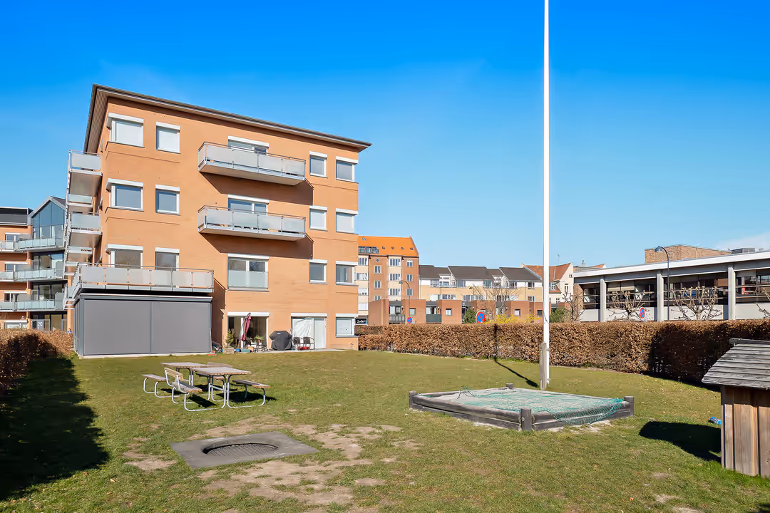 Billede 2 fra lejemålet på C V E Knuths Vej 2A, 2900 Hellerup