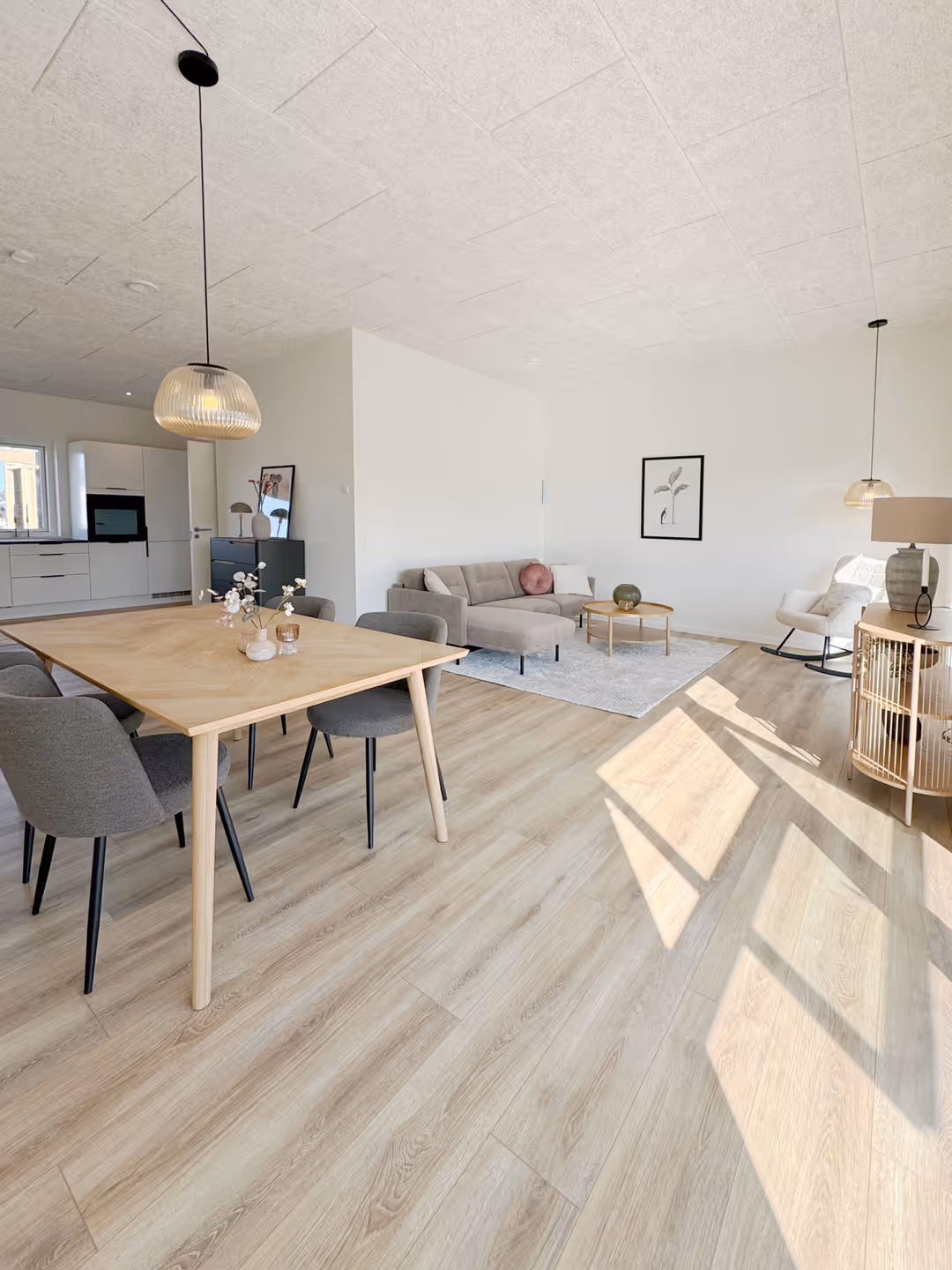 Billede 1 fra lejemålet på Æblerosen 17, 7190 Billund